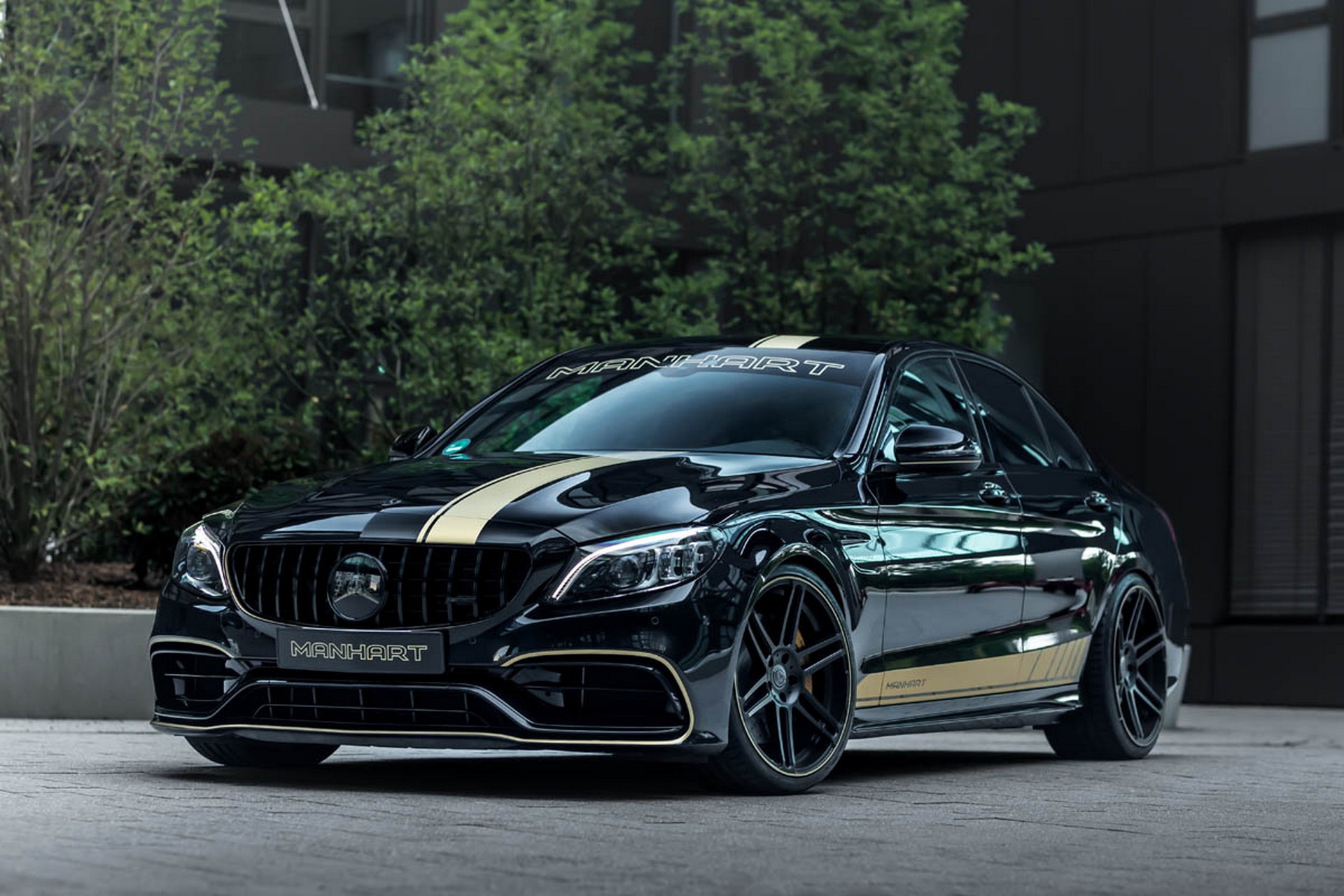 Manhart,  Mercedes-AMG C63 anh 1