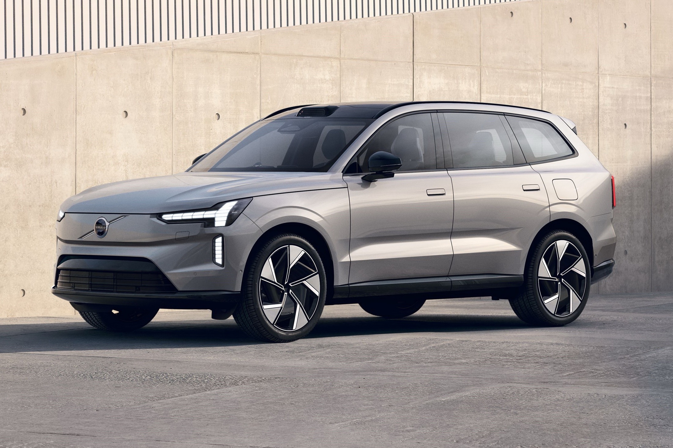 Volvo,  xe dien,  EX90 anh 1