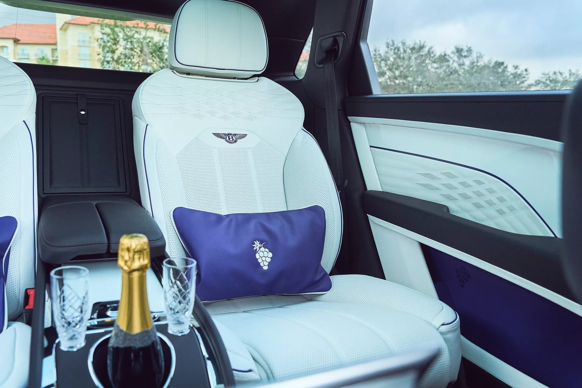 Bentley,  Bentayga ảnh 4 Bentley,  Bentayga anh 4