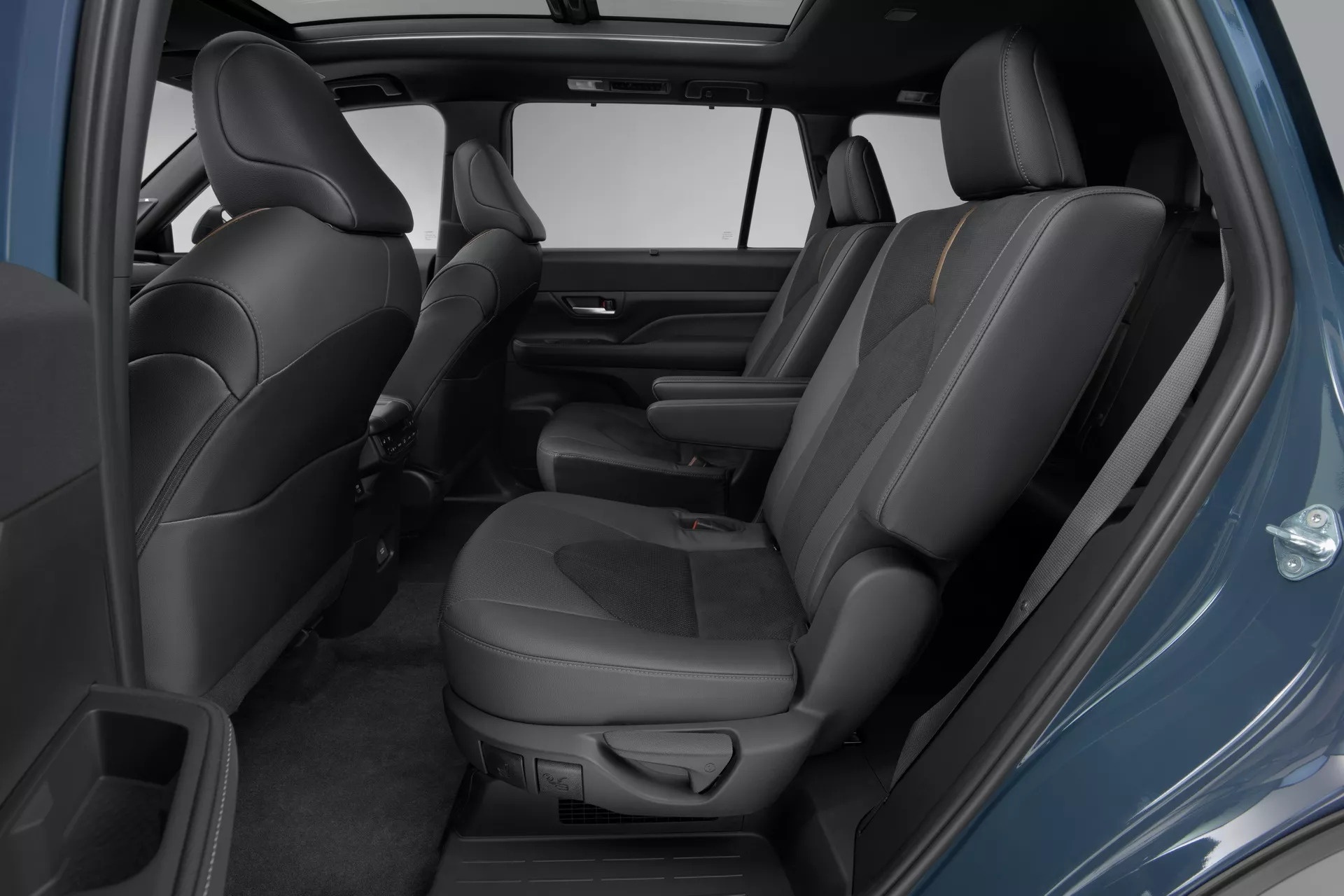 Toyota,  Grand Highlander ảnh 11 Toyota,  Grand Highlander anh 11