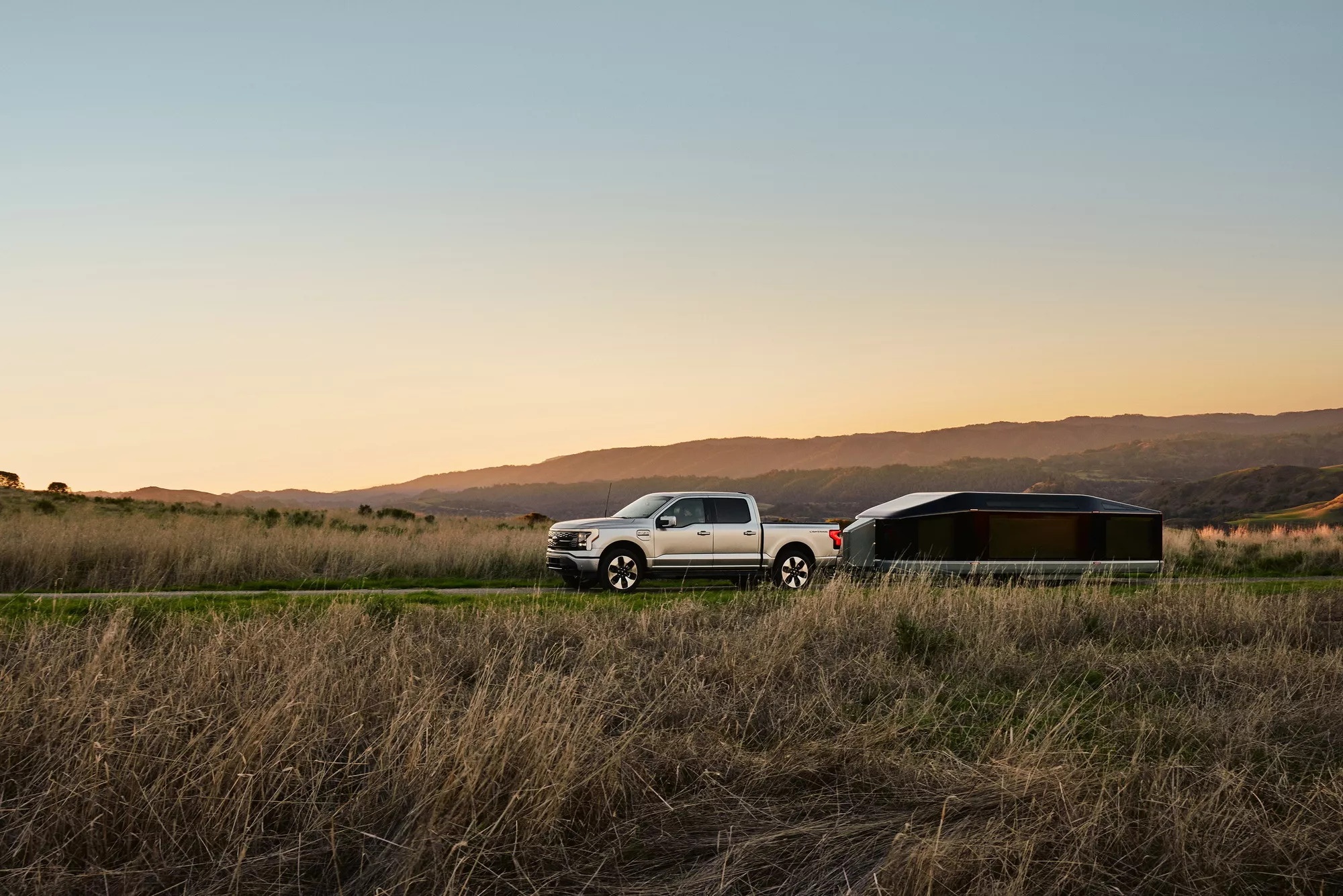 xe dien,  xe cam trai anh 2