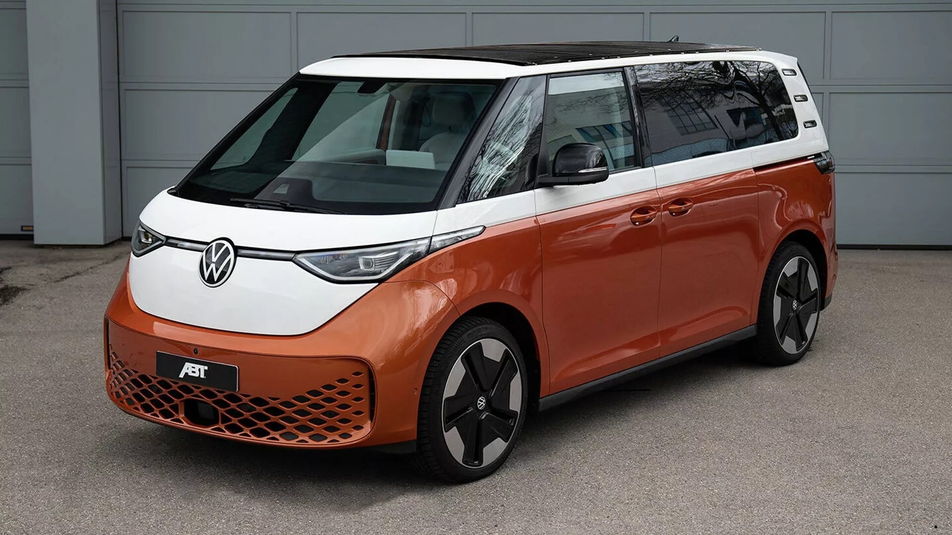 Xe dien Volkswagen ID Buzz duoc lap them pin mat troi hinh anh