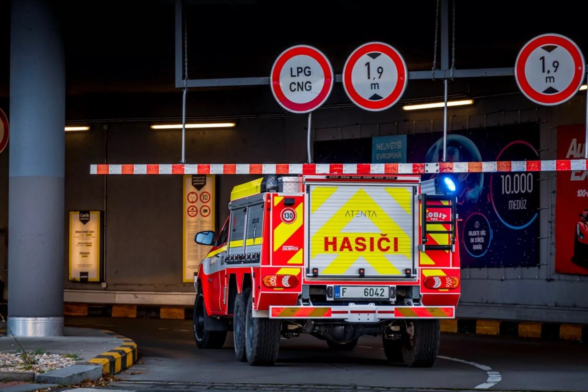 Toyota,  Hilux,  xe chua chay anh 3