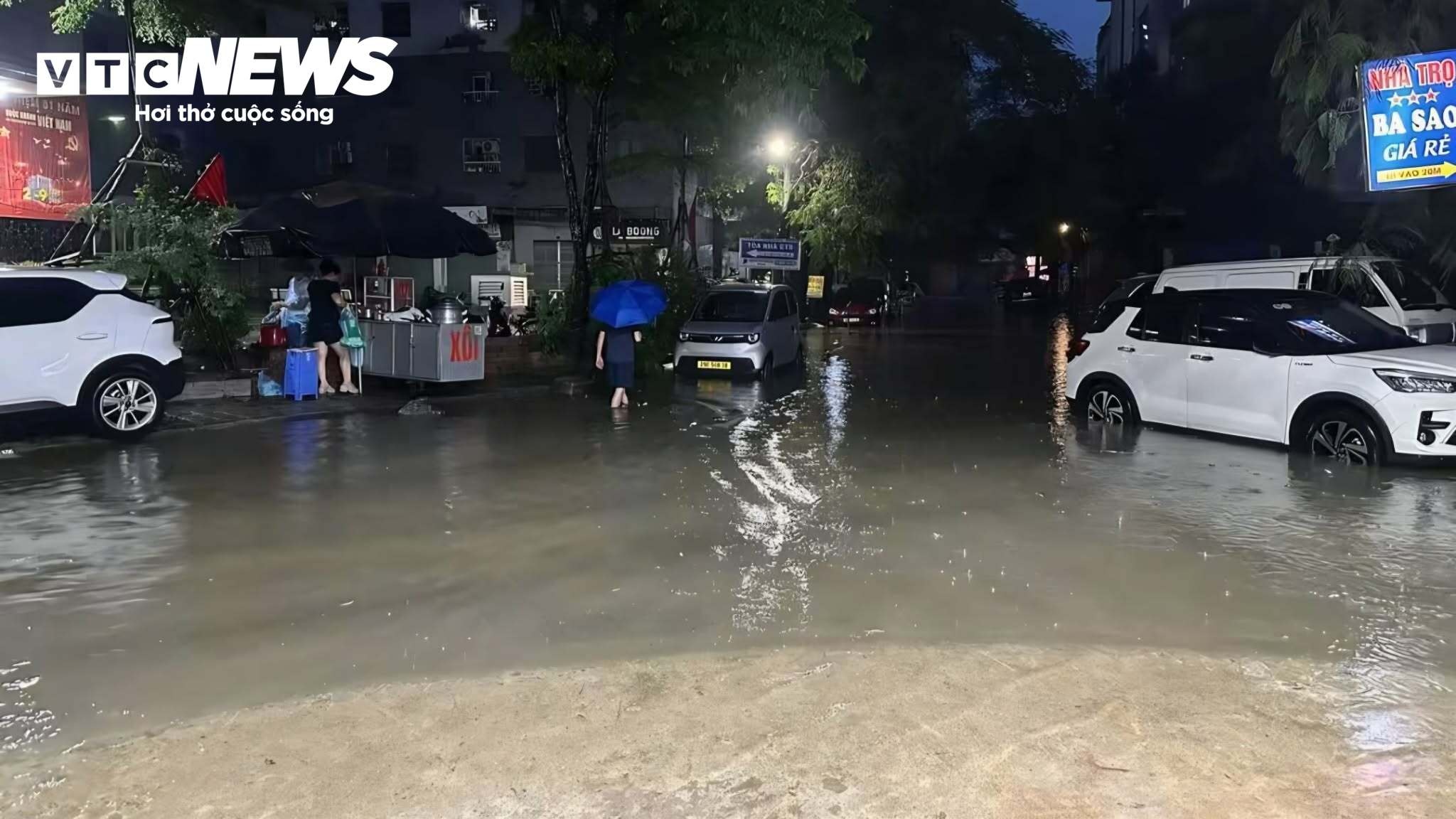h&agrave; nội mưa lớn ảnh 4