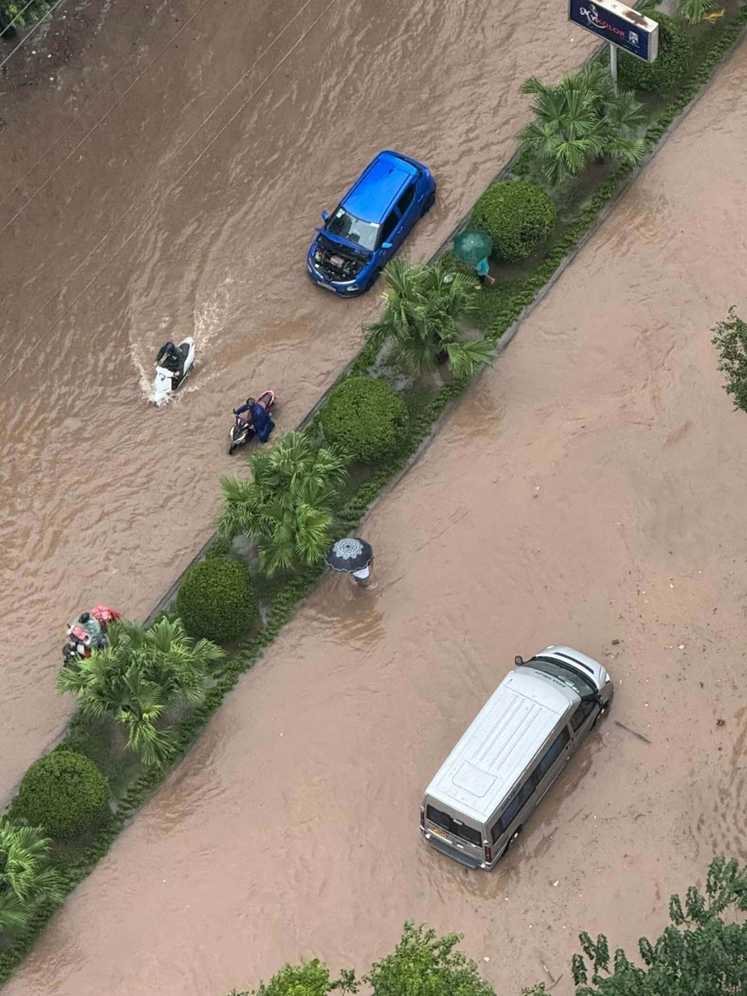 h&agrave; nội mưa lớn ảnh 7