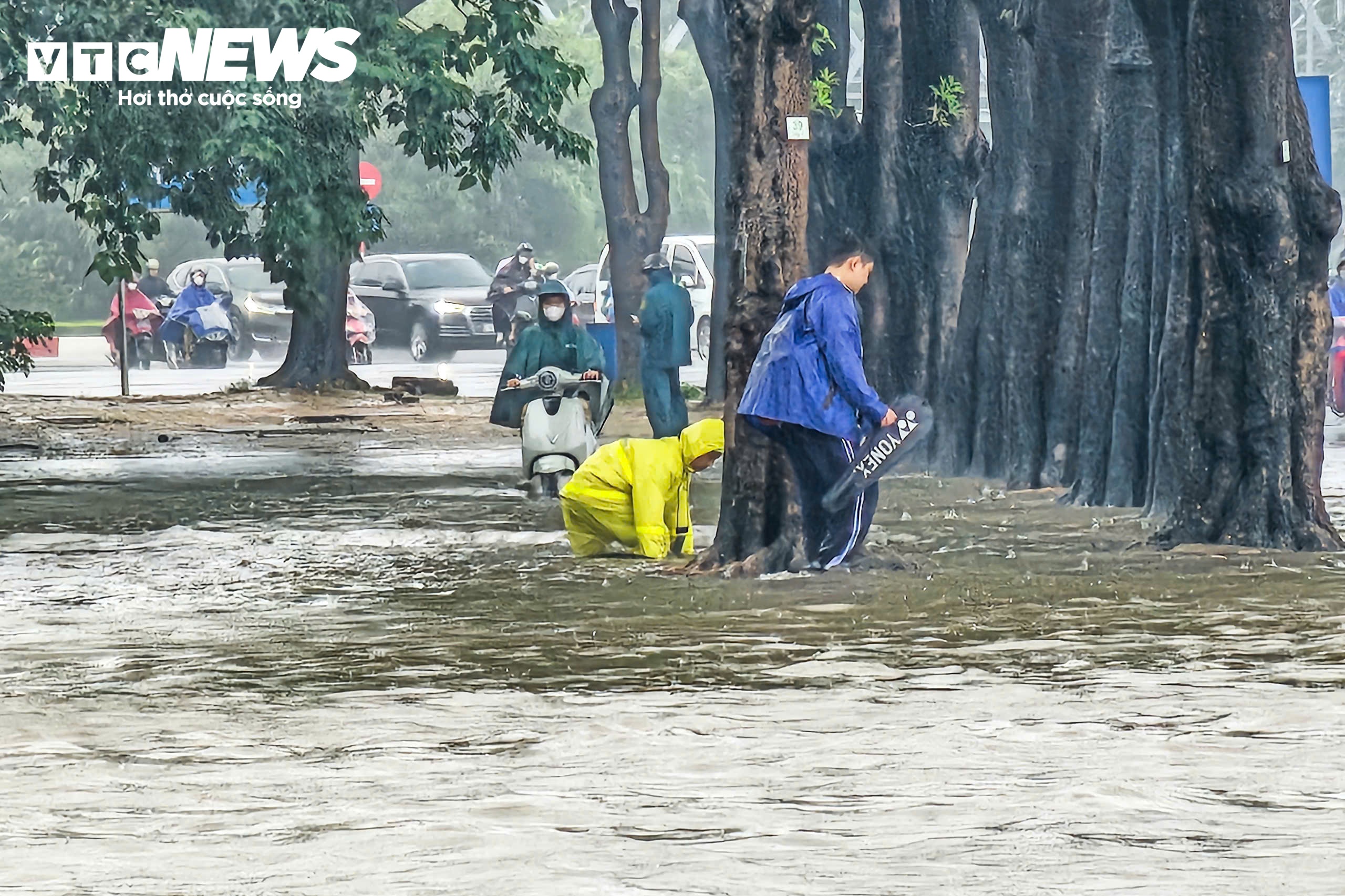 h&agrave; nội mưa lớn ảnh 9