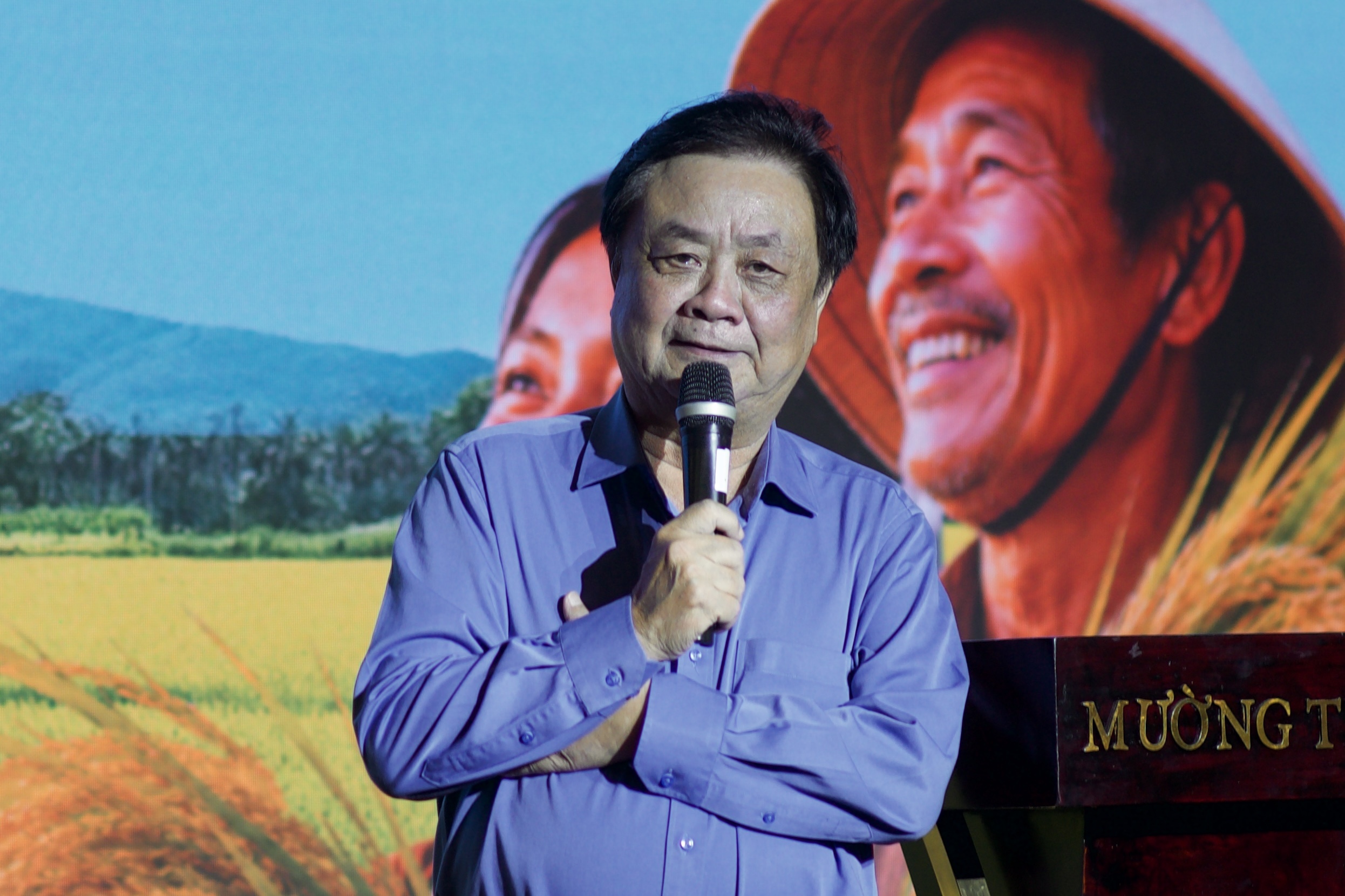 Ong Le Minh Hoan: ‘Hat gao vo danh thi mai mai la hat gao binh thuong’ hinh anh