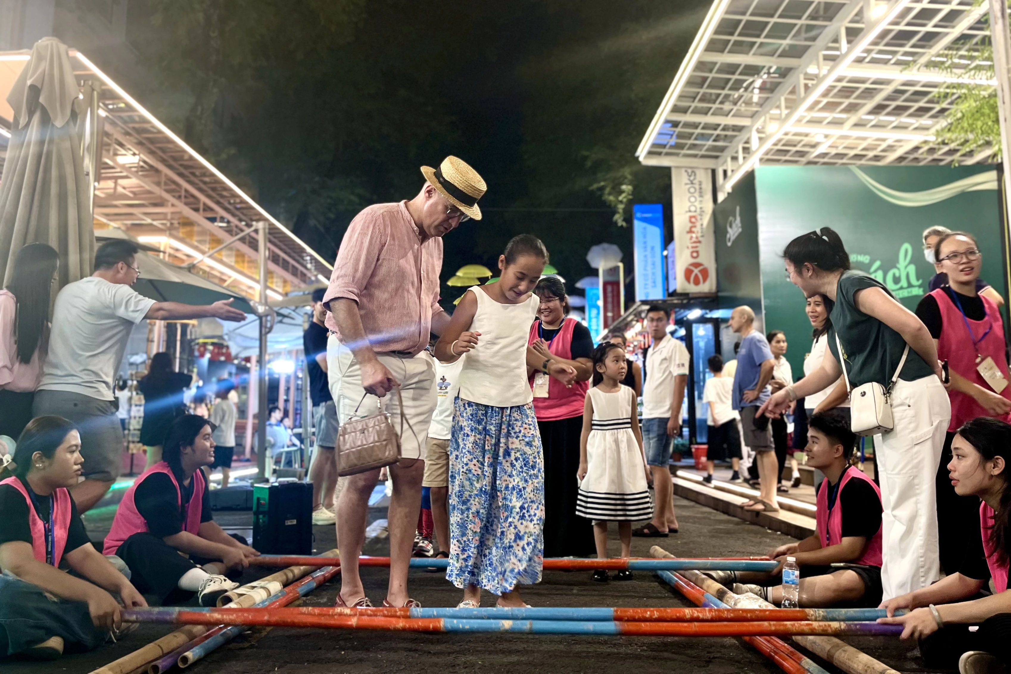 s&aacute;ch ảnh 1