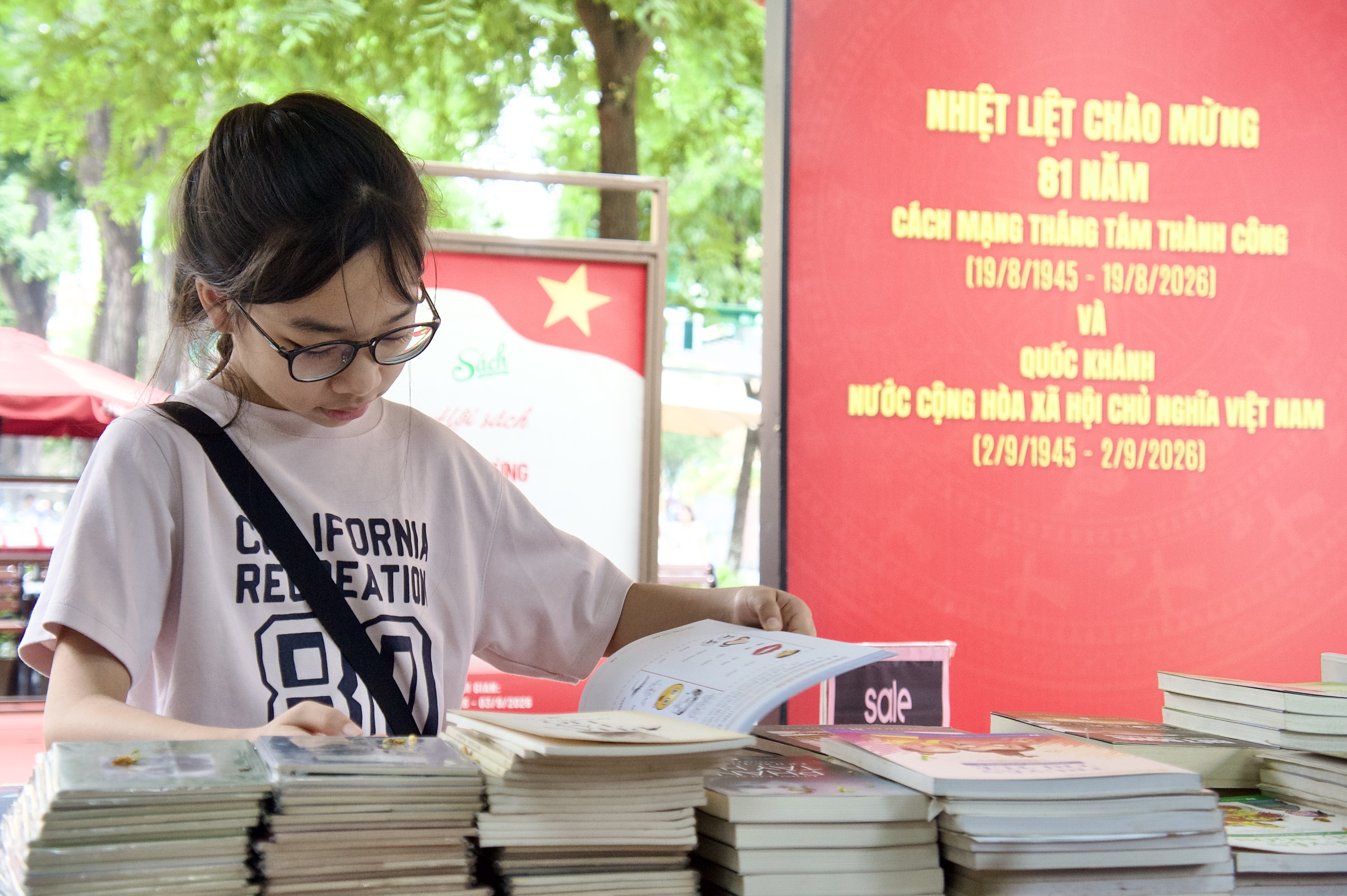 quốc kh&aacute;nh ảnh 2