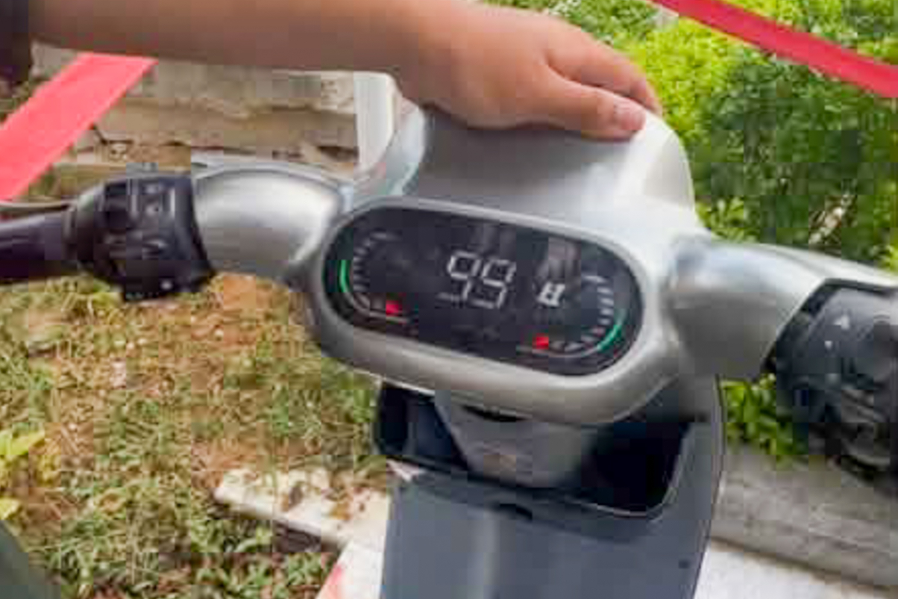 Nam sinh lớp 10 ‘độ’ IC xe đạp điện với tốc độ tối đa 99 km/h