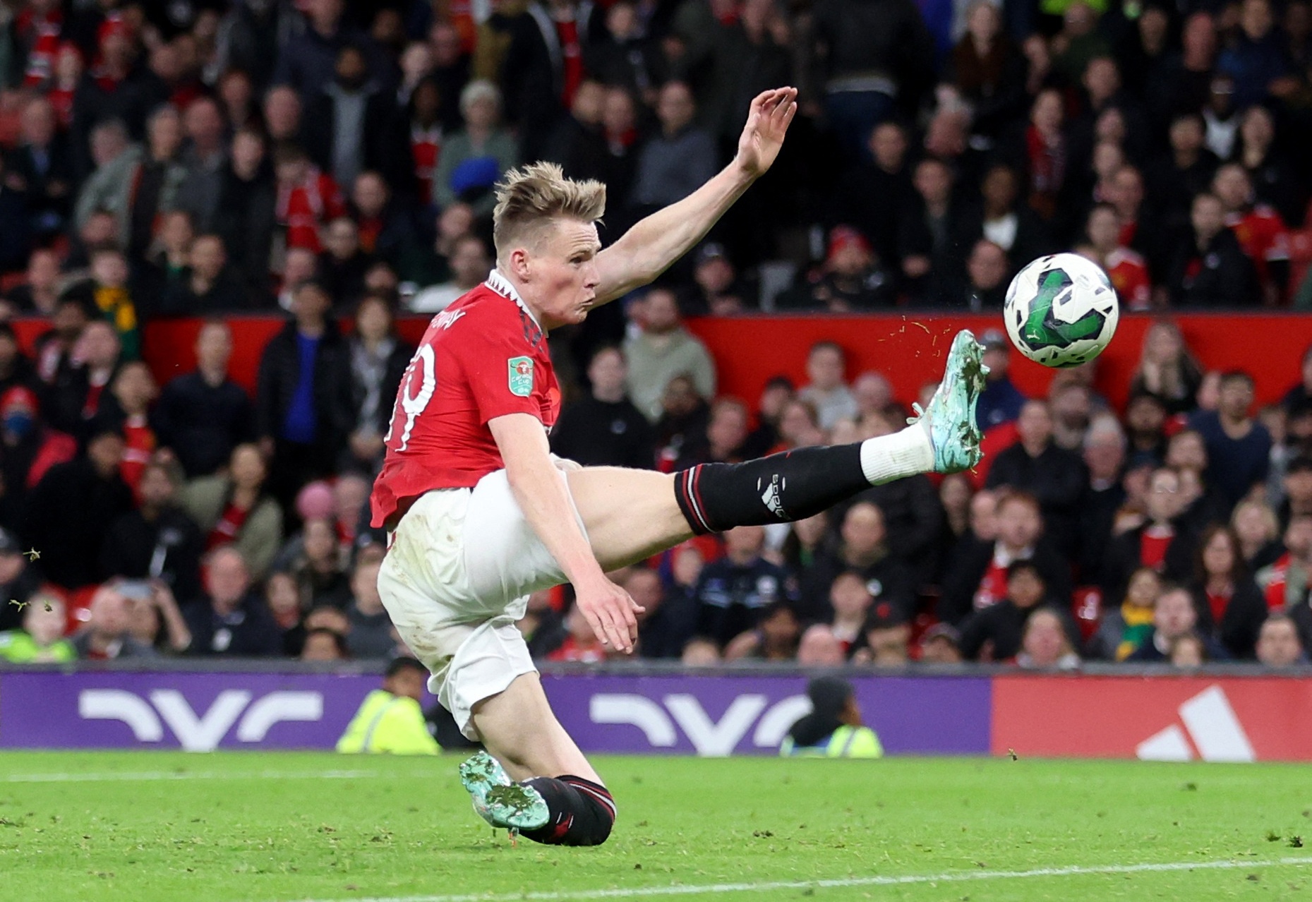 Huong den bom tan, Man Utd san sang hy sinh 2 cau thu hinh anh