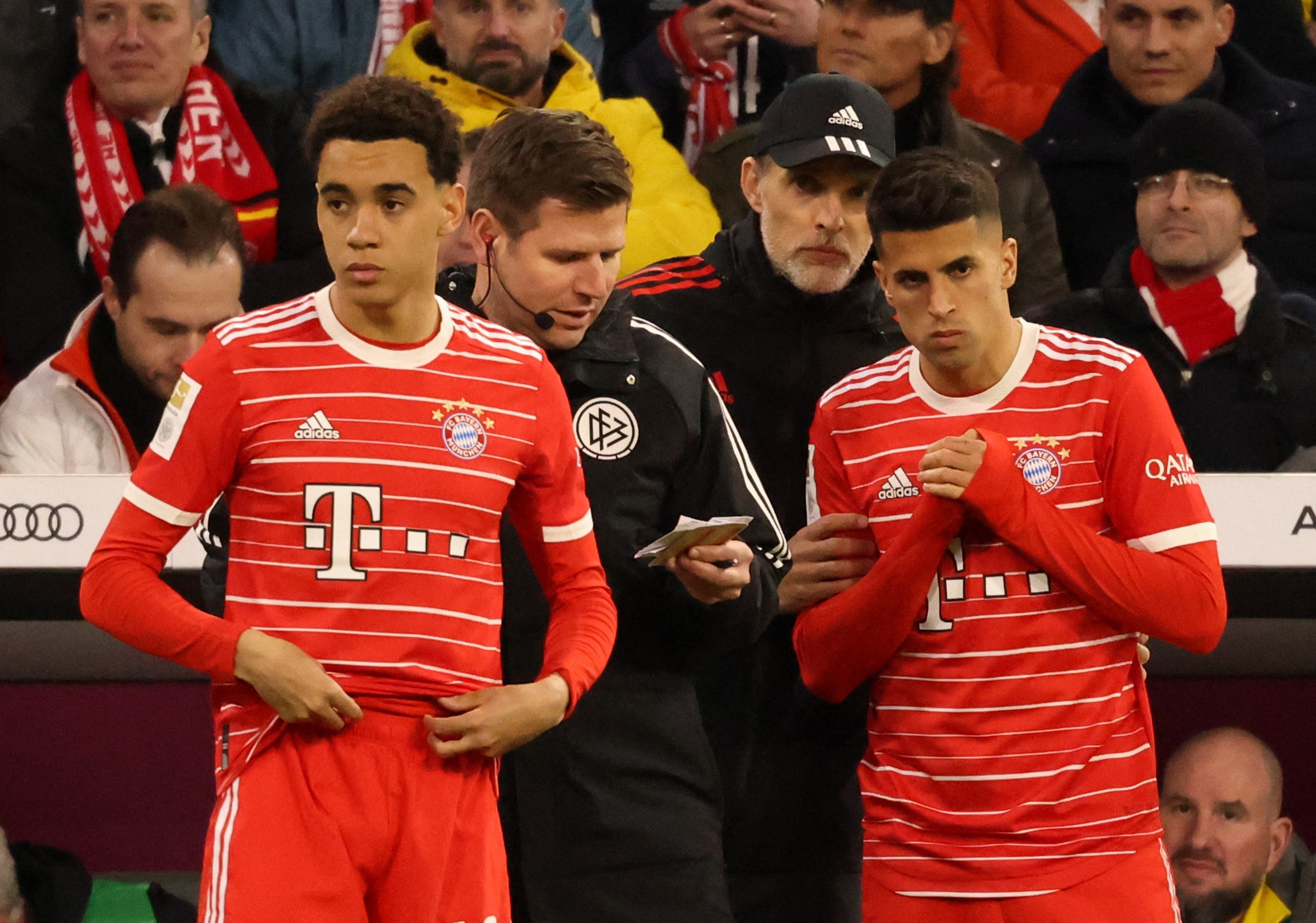 HLV Tuchel len tieng ve tuong lai Cancelo hinh anh