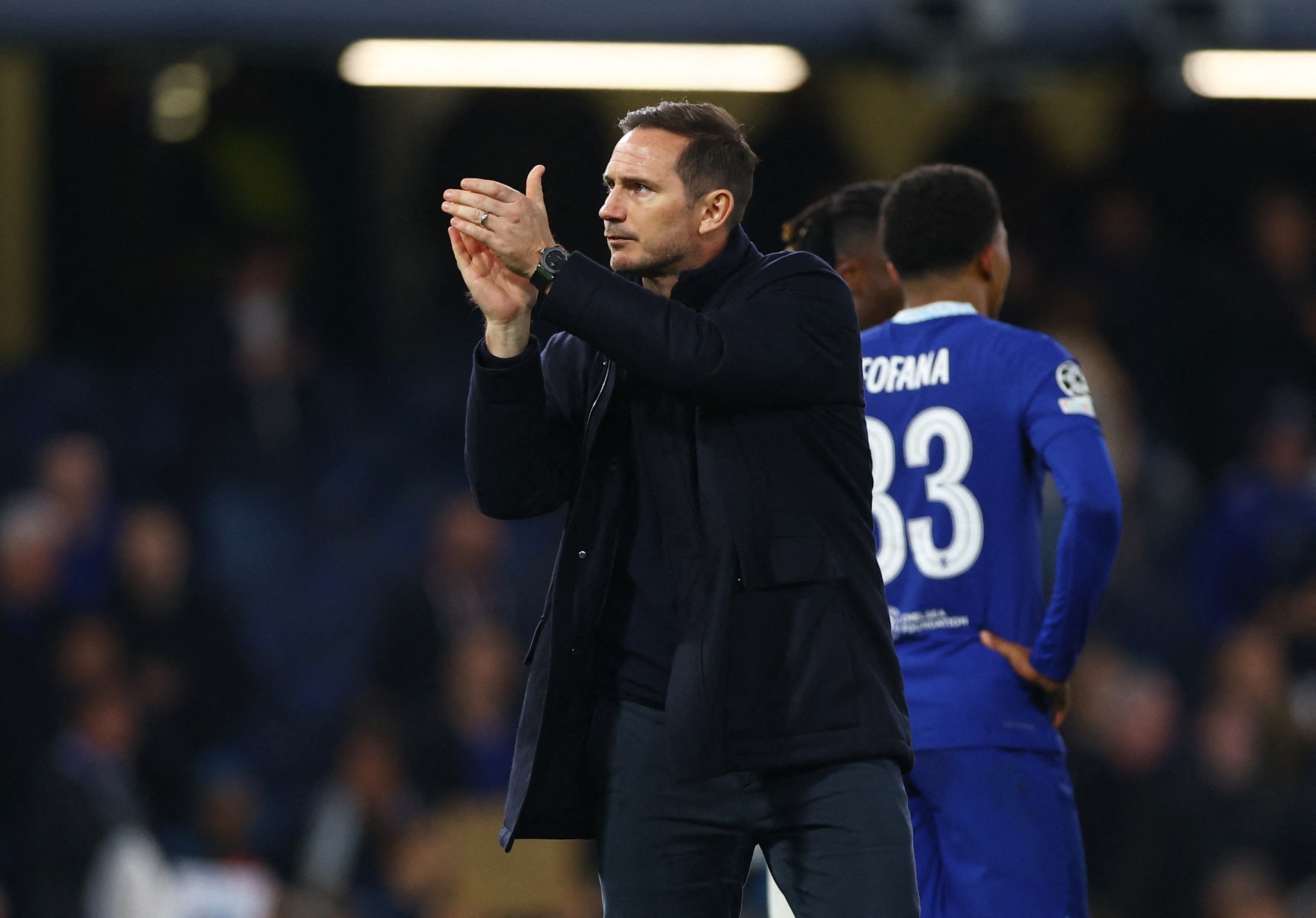 Sterling chan ngan voi man trinh dien cua Chelsea hinh anh