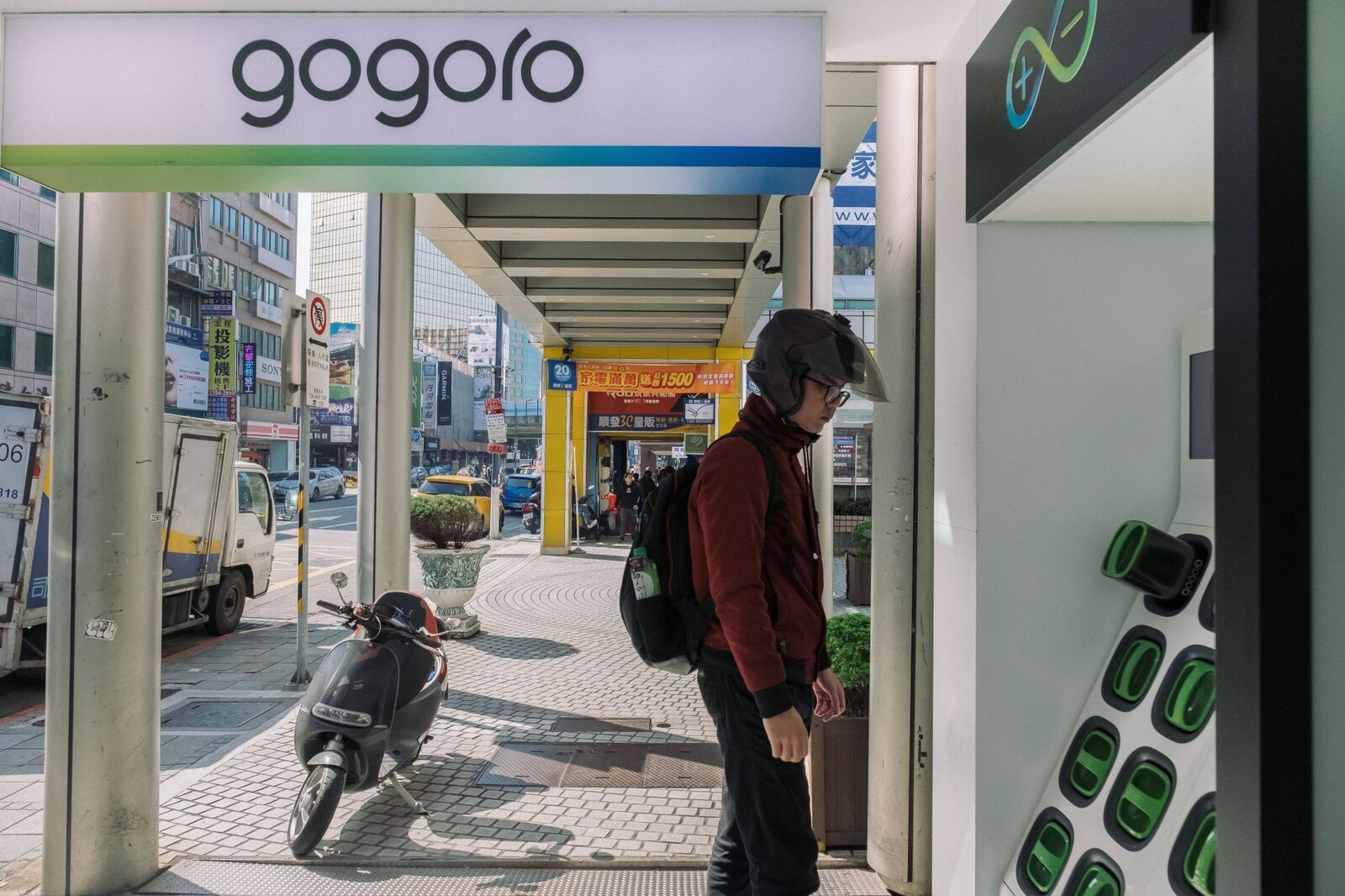 Dich vu 'doi pin mot phut' mo ra tuong lai xe dien o chau A hinh anh