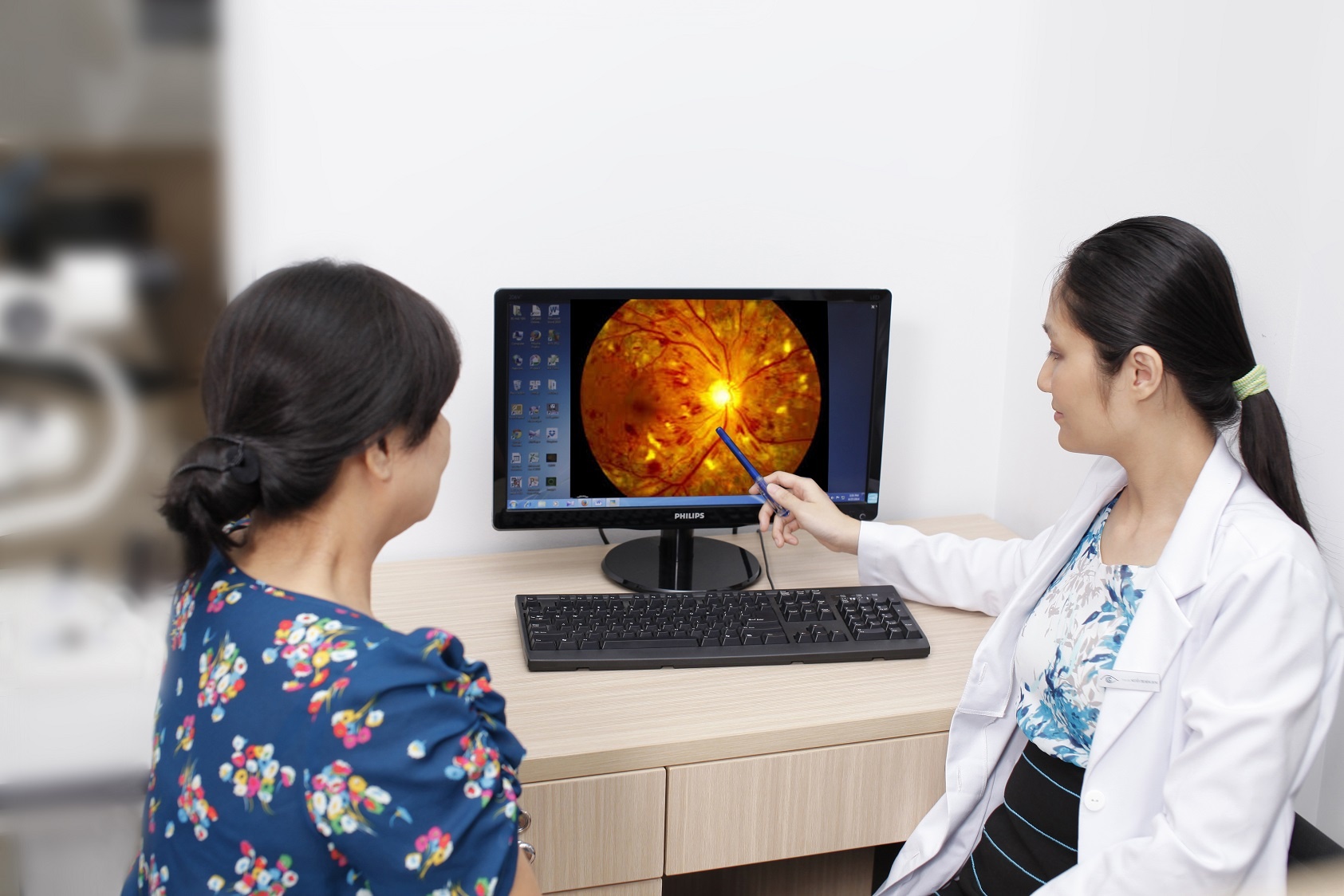 dieu tri vong mac tieu duong anh 1