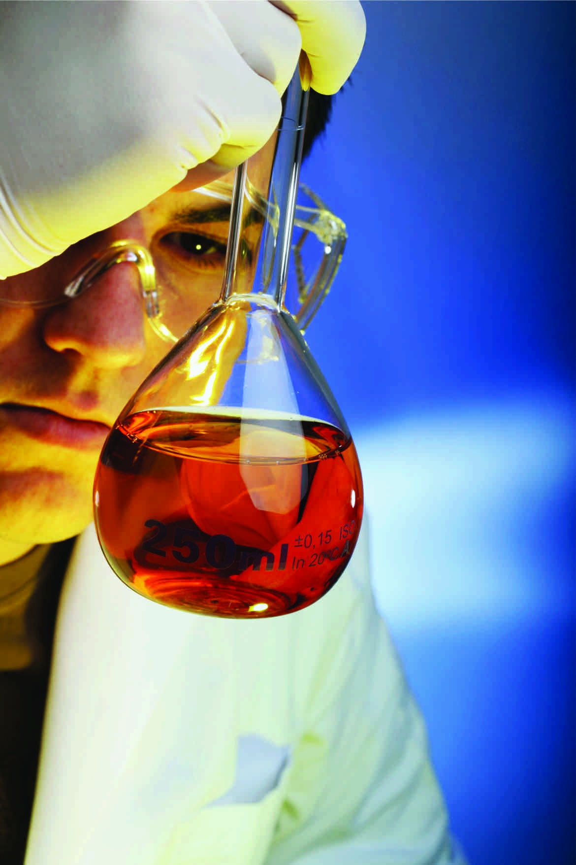 dau nhot Mobil anh 1