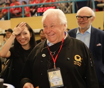 Dau bep the ky: ‘Nguoi hai huoc se mang den mon an hap dan' hinh anh