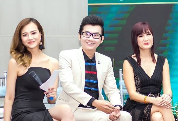 A vuong Ky Quoc Dat lich lam tai su kien nha bao va nghe si hinh anh