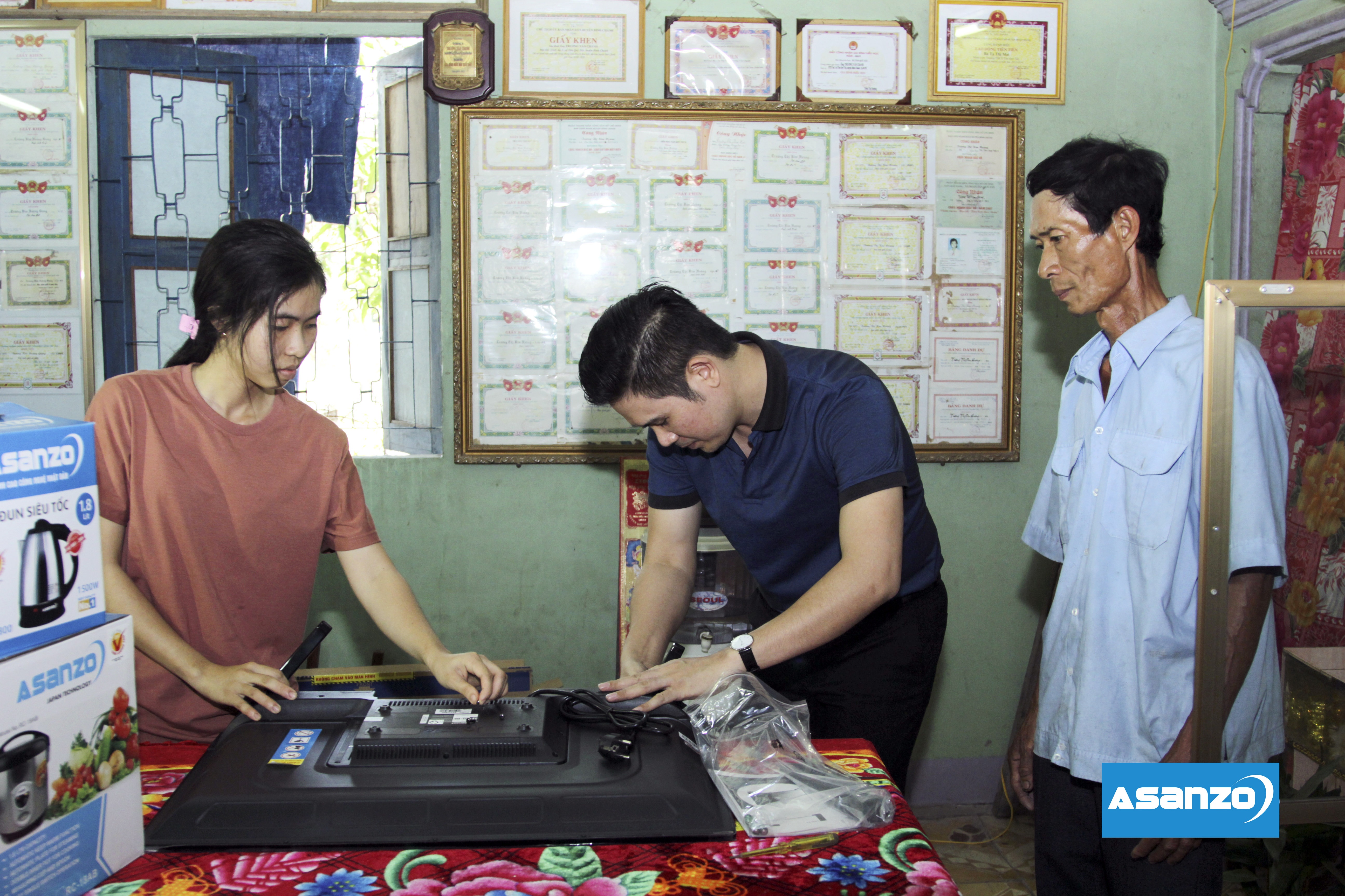 Tap doan Dien tu Asanzo anh 4