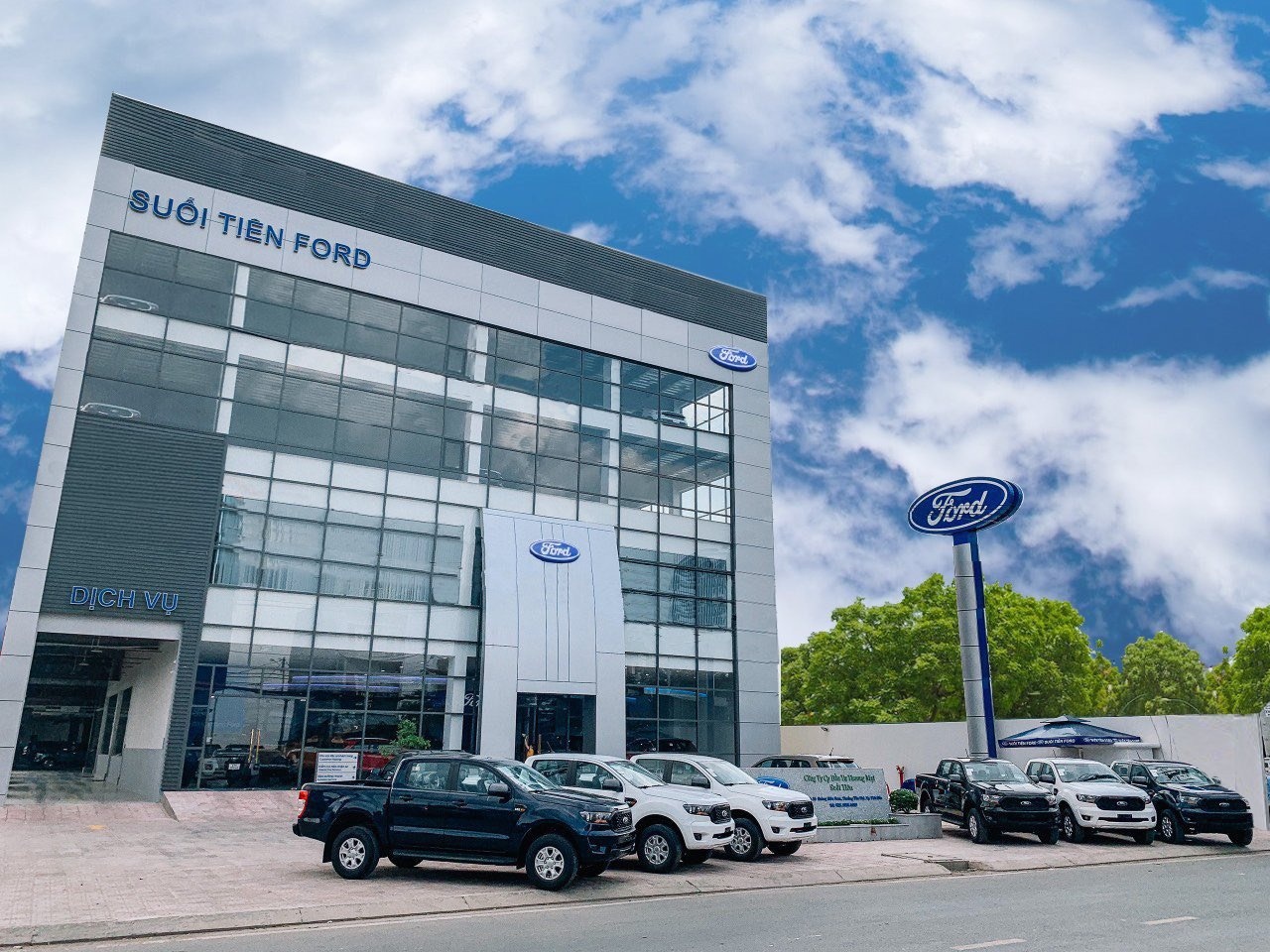 dai ly xe Ford anh 1