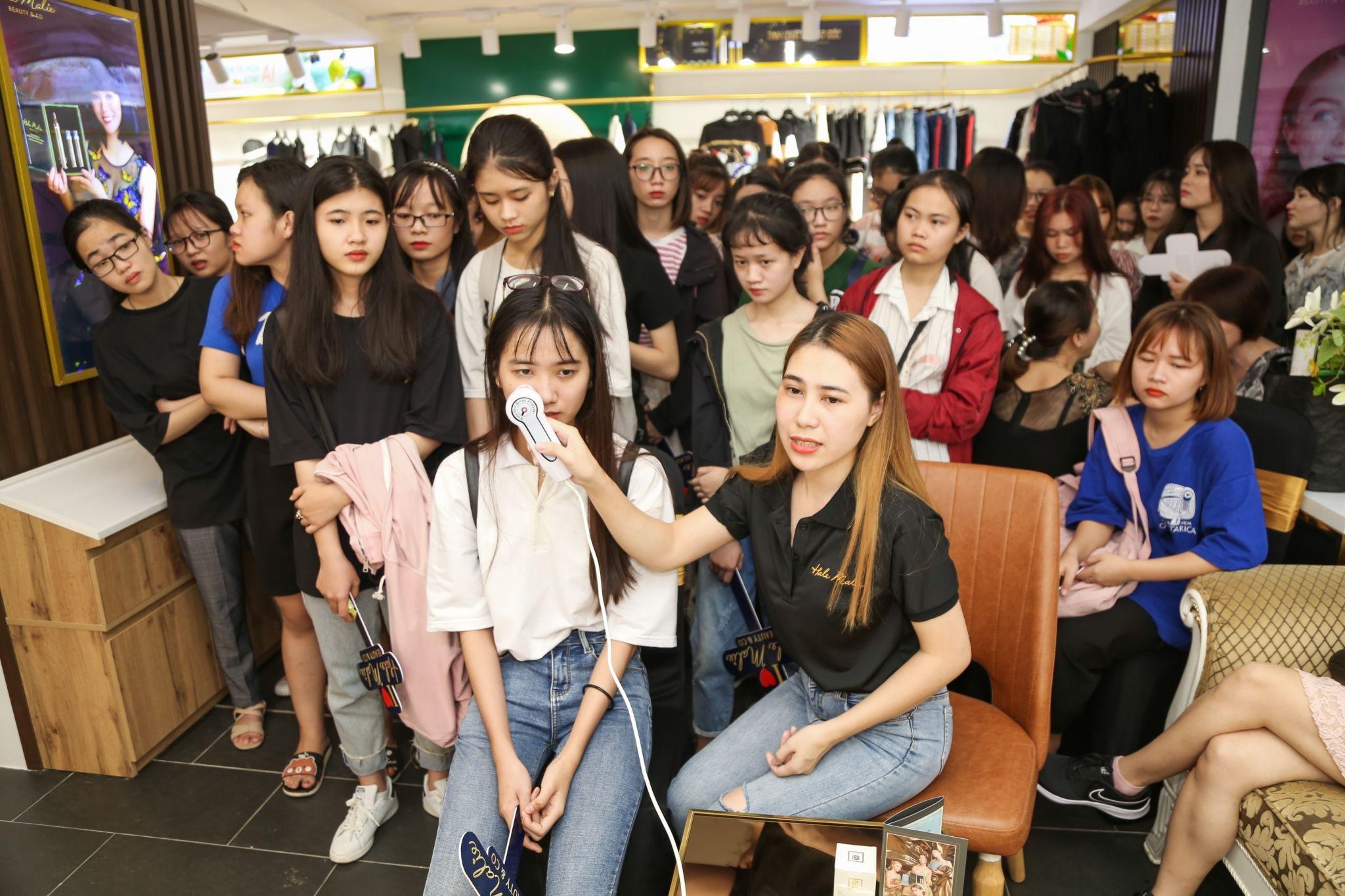 my pham Hale Malie anh 2