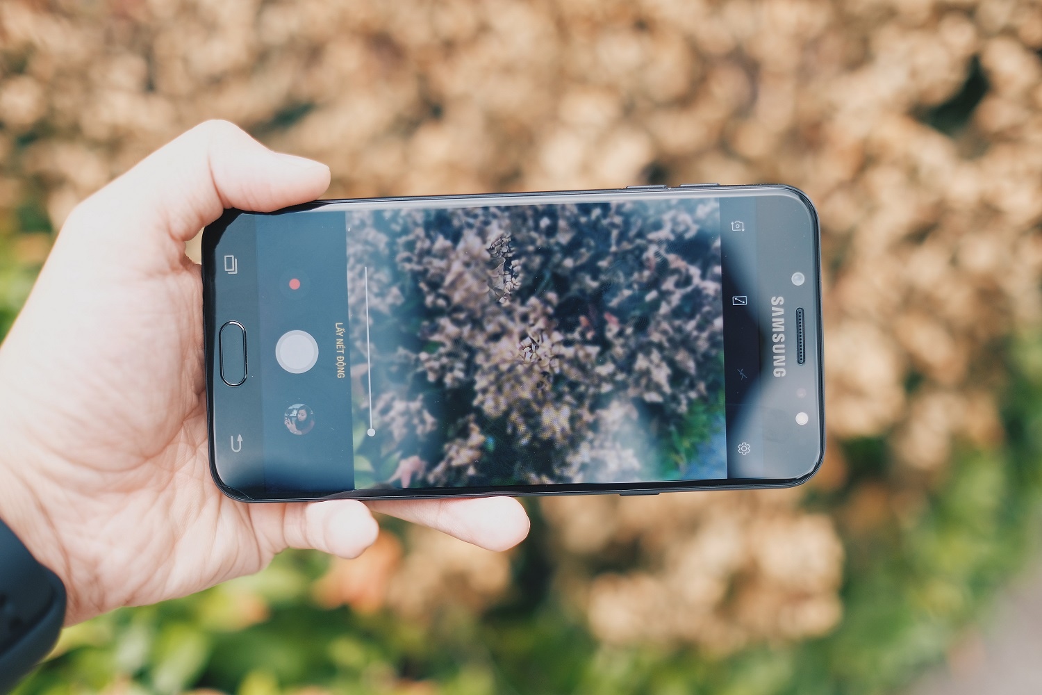 Danh gia Galaxy J7+: Smartphone tam trung camera kep tot nhat hinh anh