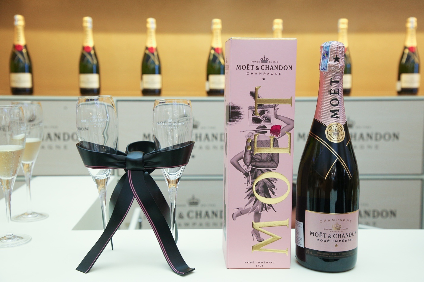 Trai nghiem thu vi tai Moet & Chandon Pop-up Store hinh anh