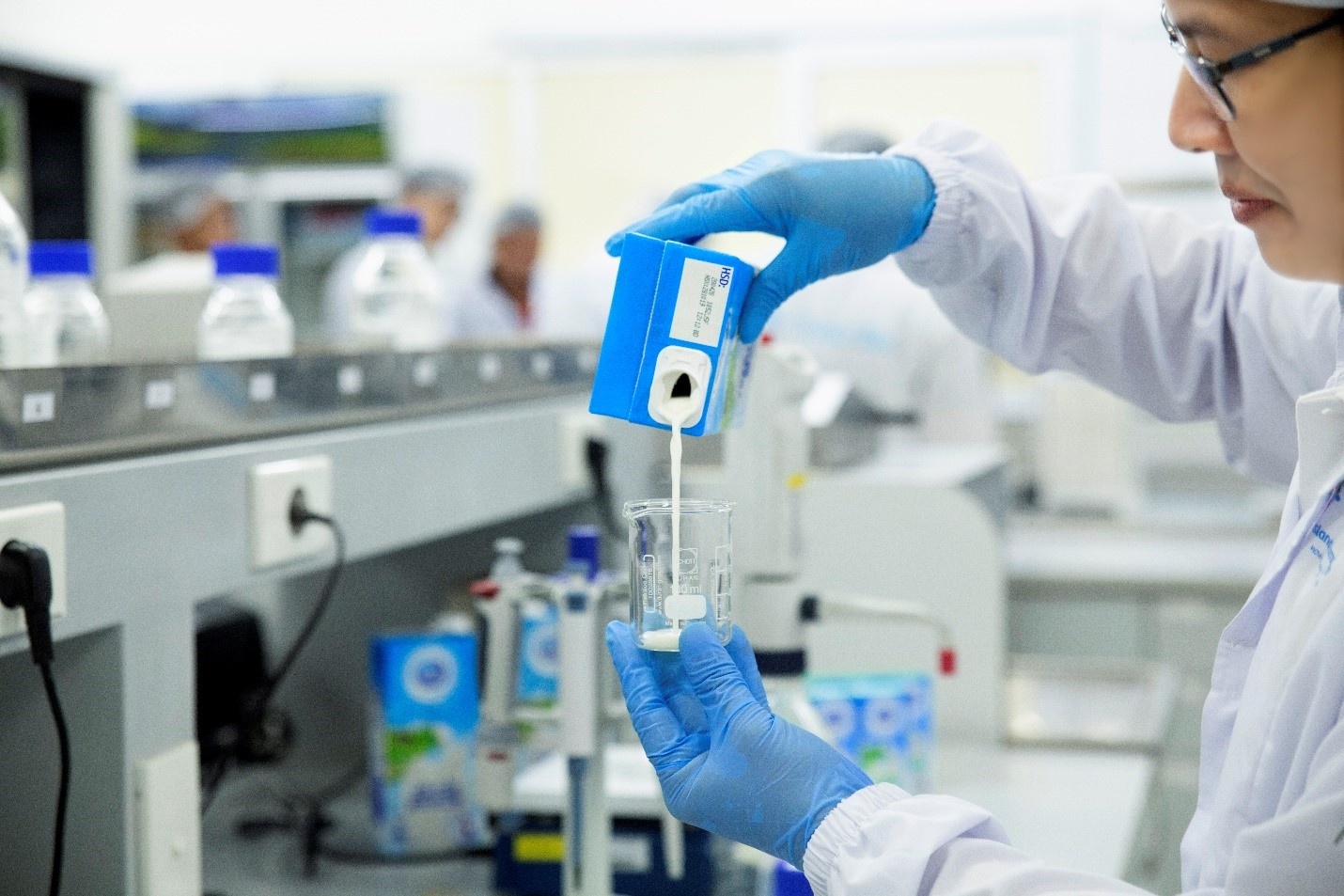 Cô Gái Hà Lan ảnh 3 Co Gai Ha Lan anh 3