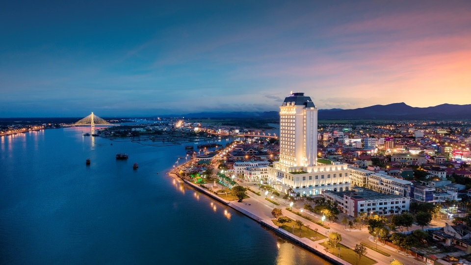 Khai truong khach san Vinpearl cao nhat 4 tinh thanh hinh anh