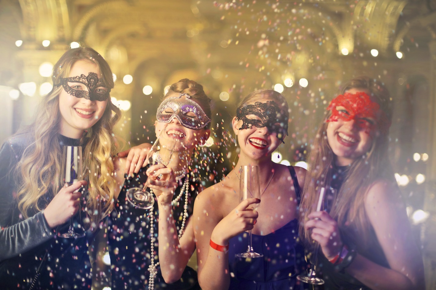 4 le hoi dem nguoc don 2019 soi dong khap Dong Nam A hinh anh