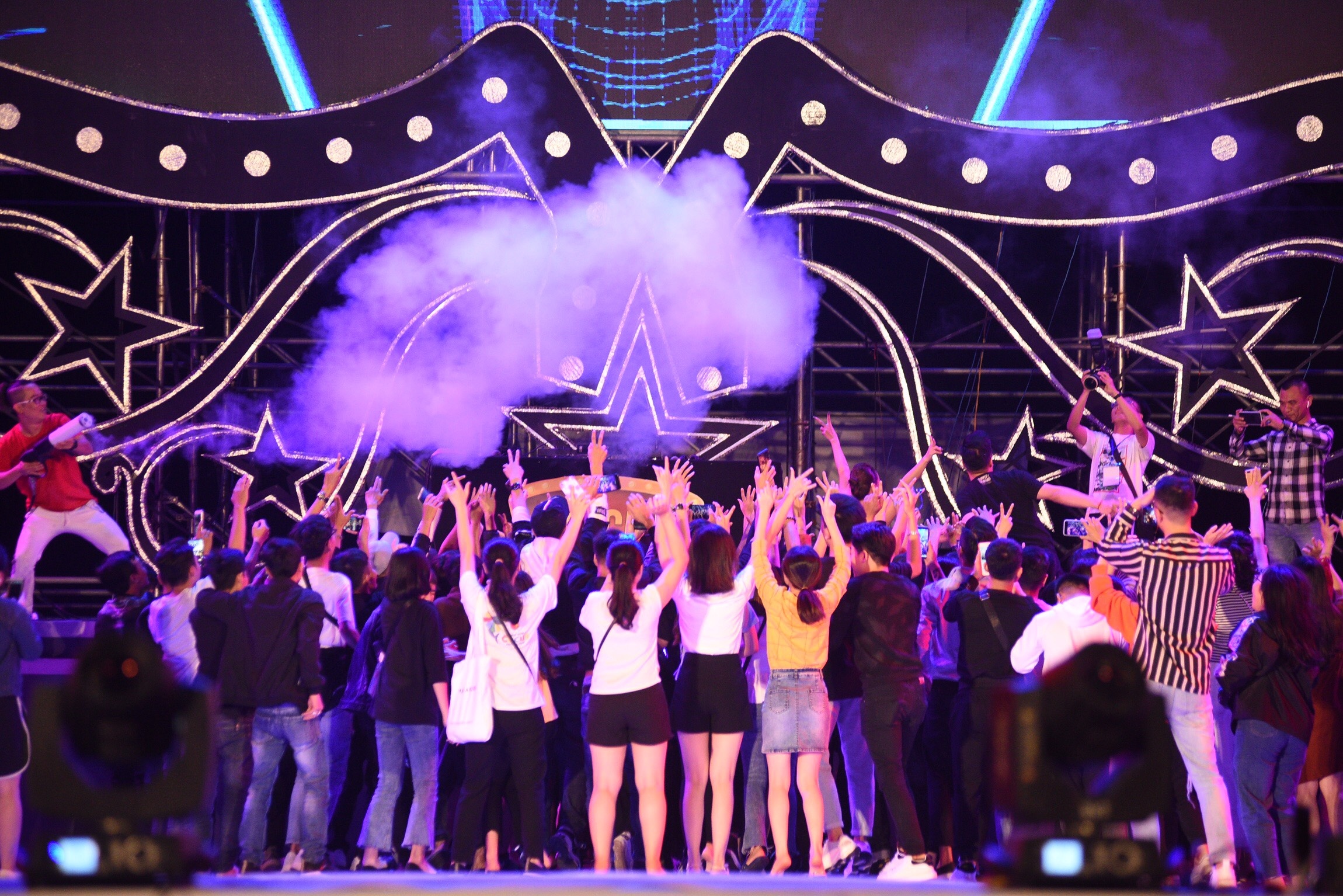 Lien hoan xiec quoc te Ha Long anh 11