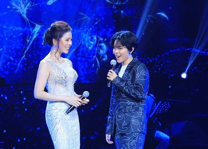 Le Quyen song ca voi Vu Cat Tuong tren san khau 'Khi ta 25' hinh anh