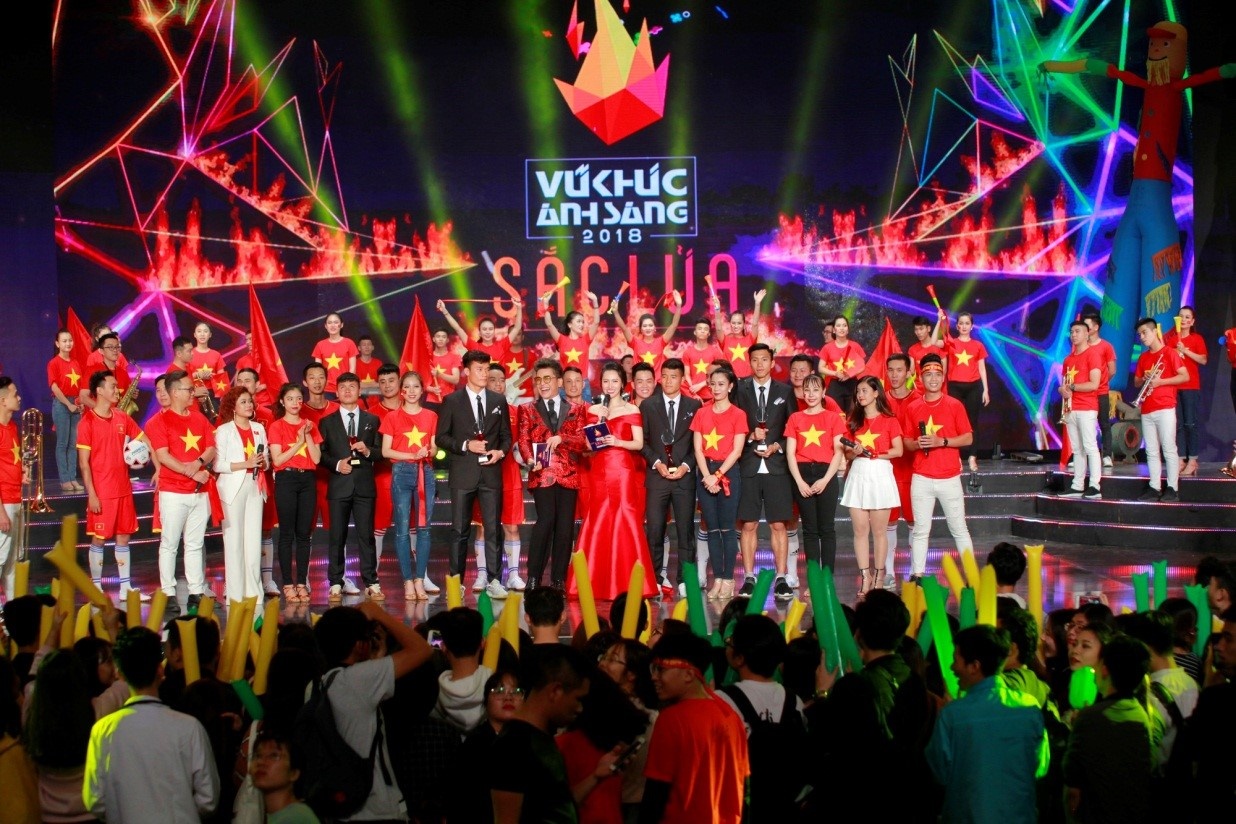 Vũ khúc ánh sáng ảnh 1 Vu khuc anh sang anh 1