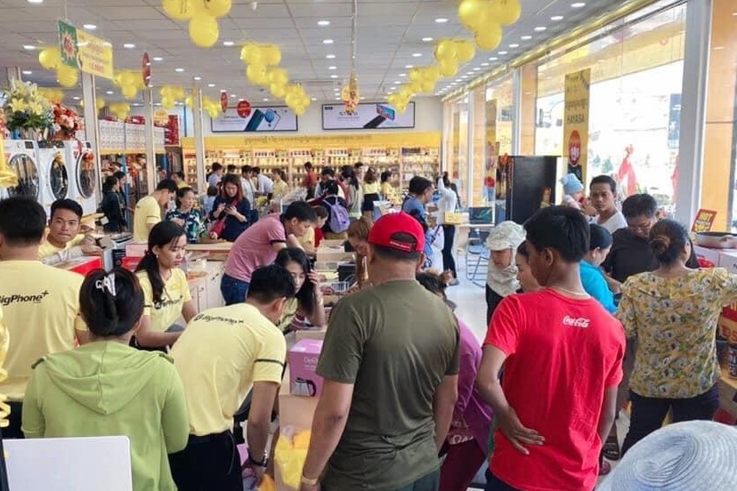 Bigphone+ dat muc tieu dan dau thi truong dien may Campuchia hinh anh