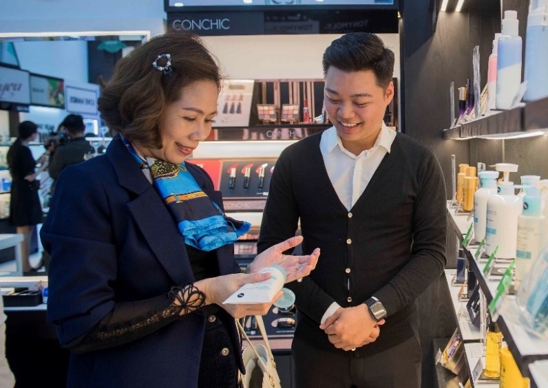 Khai truong showroom moi, Tonymoly mang den nhieu phan qua hap dan hinh anh