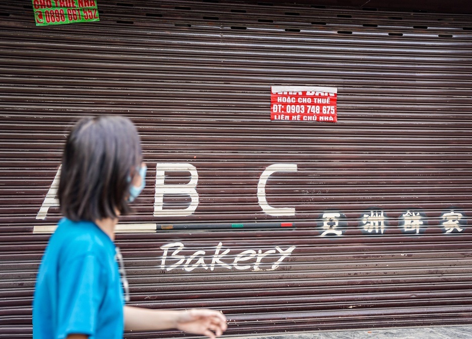 Chat vat vi mat bang, tieu thuong Ha Noi len san thuong mai dien tu hinh anh