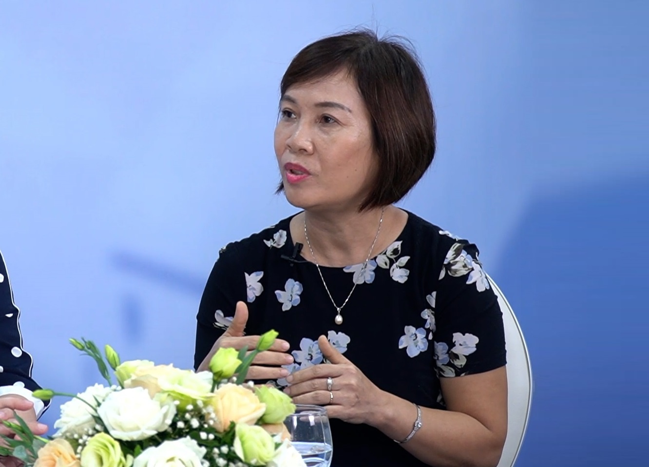 Tre beo phi can an day du cac chat thay vi kieng khem hoac bo bua hinh anh