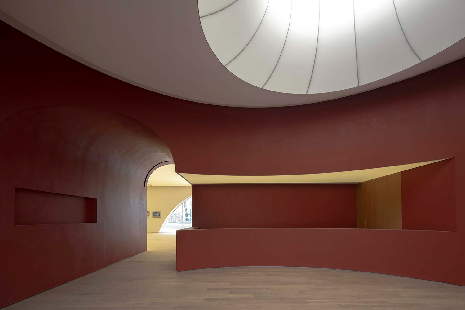 Trung tam trien lam anh 5