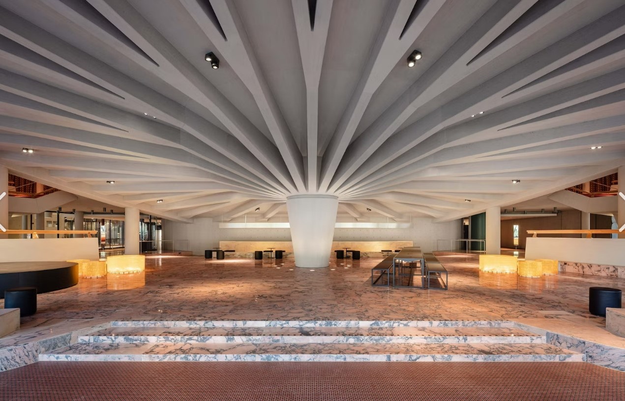 nha hat thanh pho anh 8