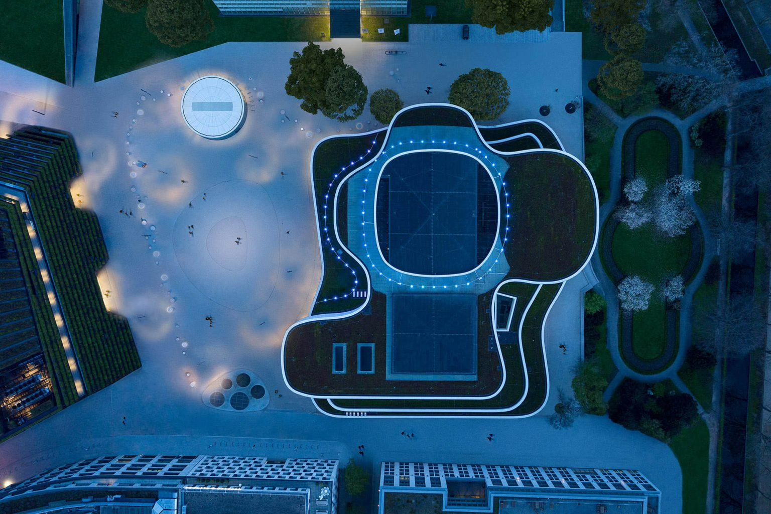 nha hat thanh pho anh 4