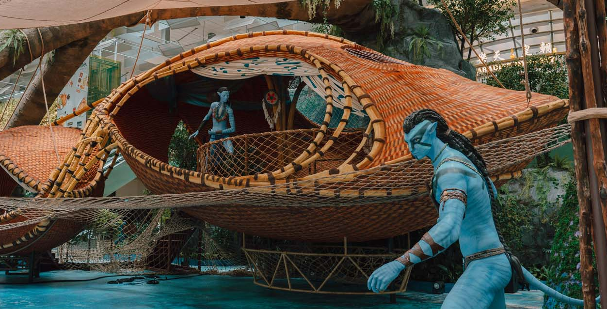 Lay cam hung tu Avatar, san bay Changi day sac mau dip cuoi nam hinh anh