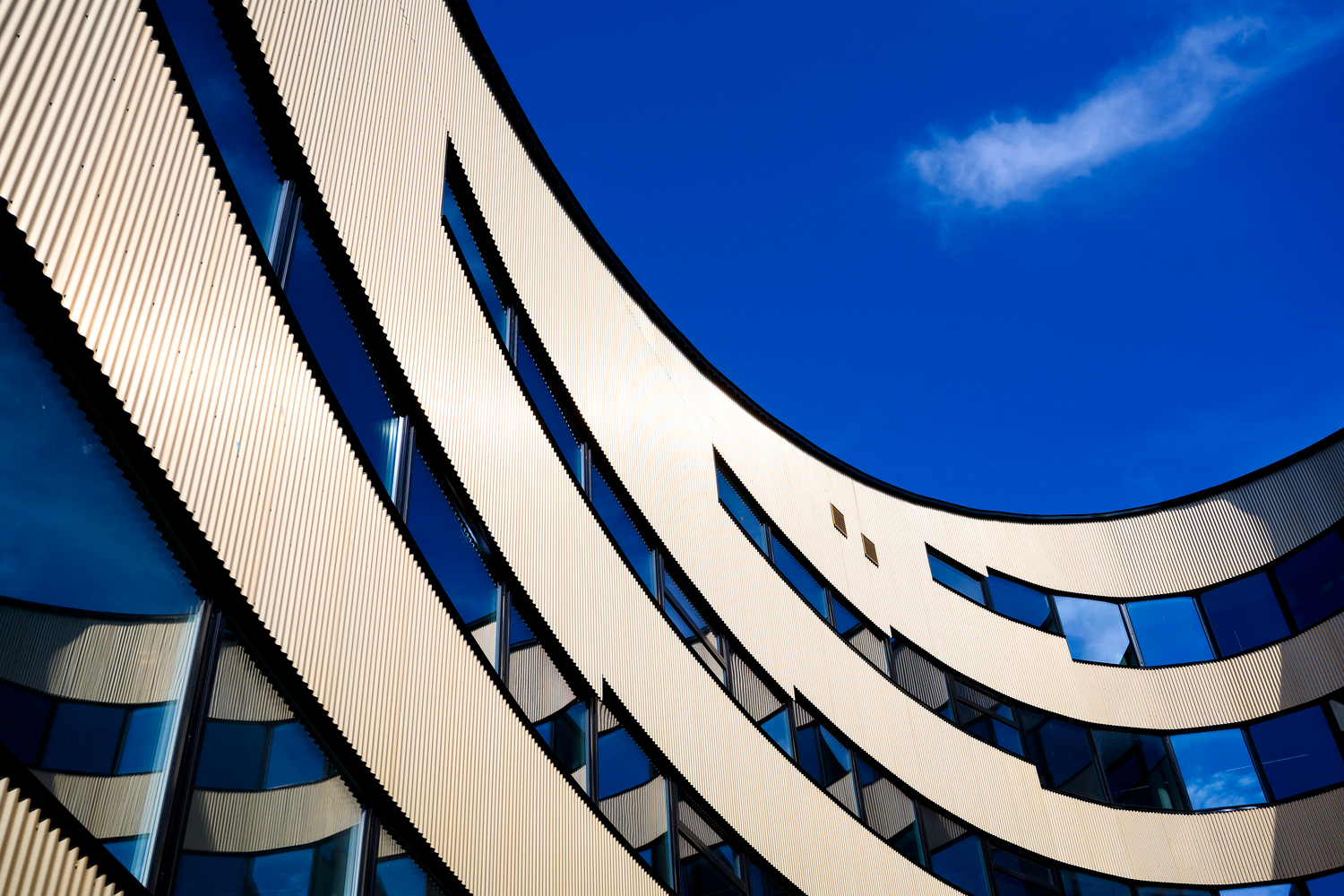 toa nha nang luong anh 8