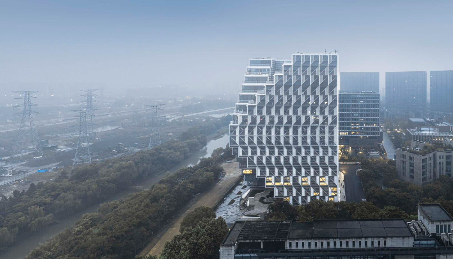 Toa nha Deep Blue anh 4