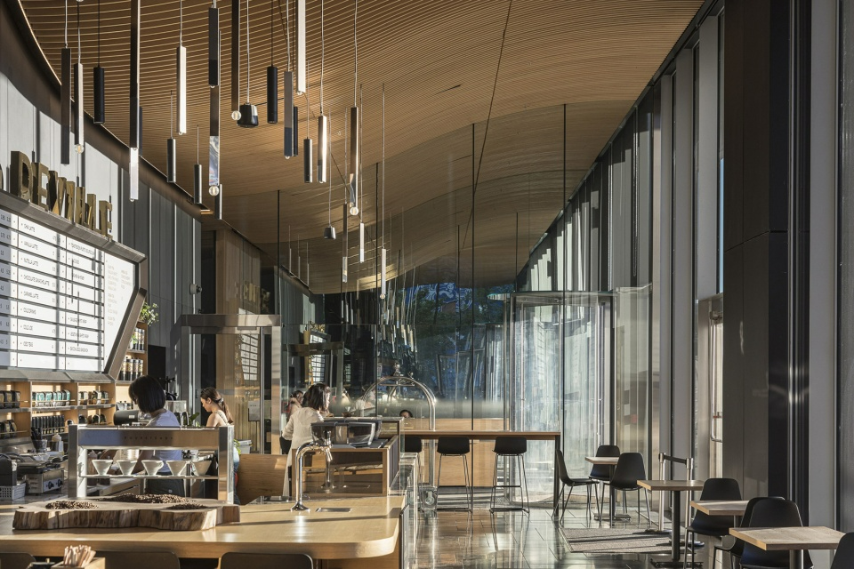 Telus Sky Tower anh 7