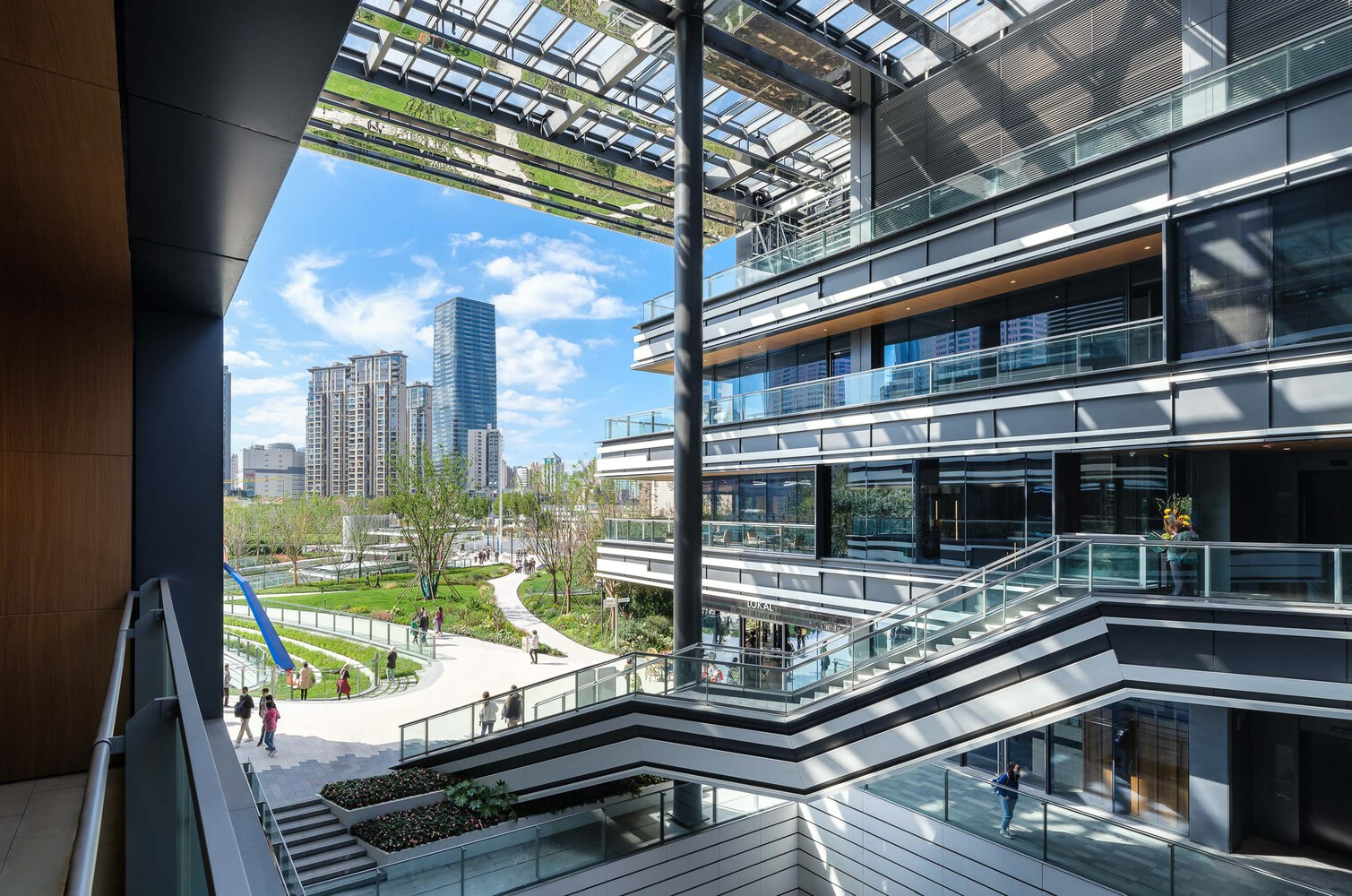 trung tam thuong mai anh 10