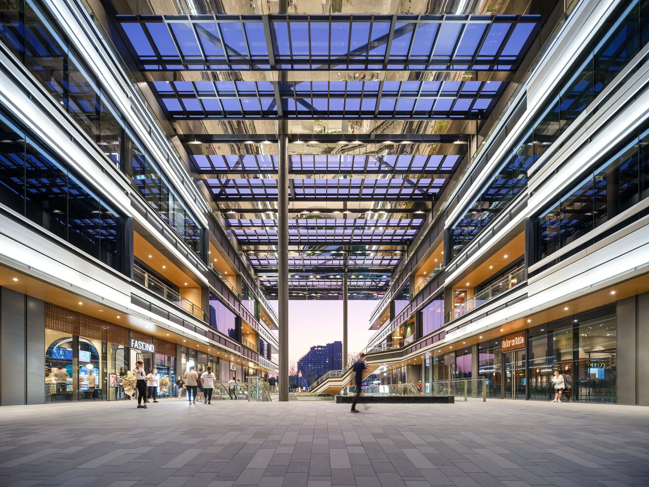 trung tam thuong mai anh 4