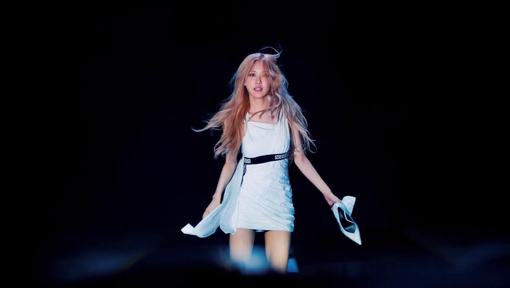 Pink Venom bị cấm sóng ảnh 4 Pink Venom bi cam song anh 4