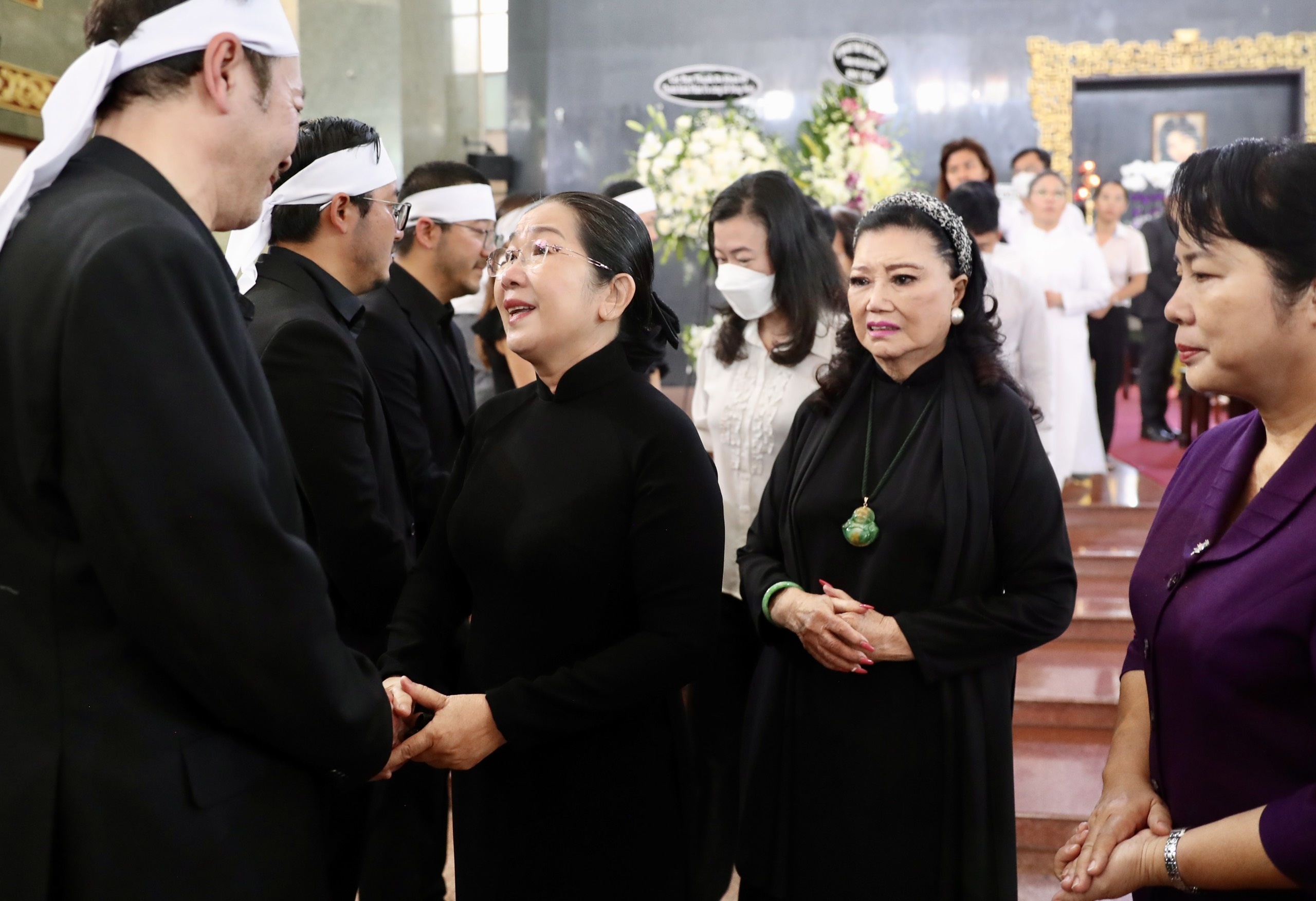 lễ tang Thẩm Thuý Hằng ảnh 2 le tang Tham Thuy Hang anh 2