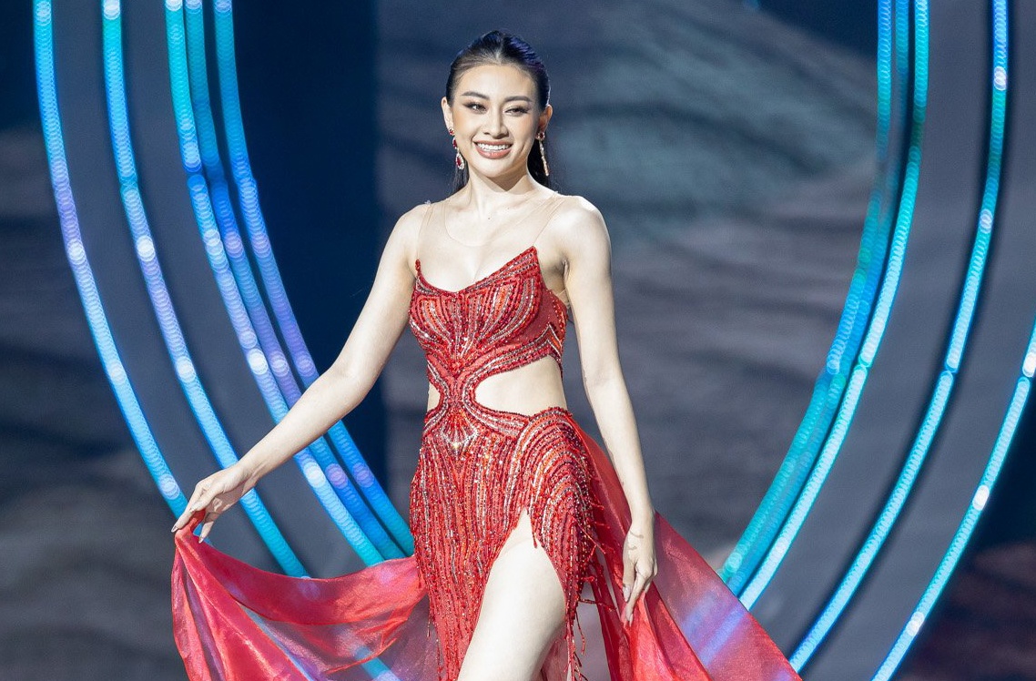 Thi sinh Hoa hau Hoa binh Viet Nam chuong dam da hoi bo sat hinh anh