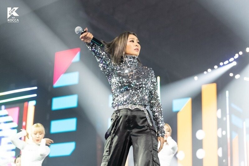 Sunmi, NewJeans, Hyolyn ảnh 3 Sunmi, NewJeans, Hyolyn anh 3